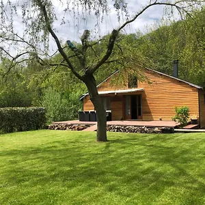 https://chambon-sur-lac-chambon-sur-lac.hotels-rhonealpes.com