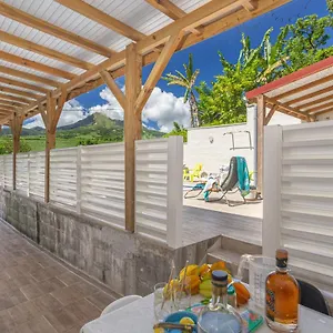 Appartement Heliconia - Appt Avec Piscine Partagee, Saint-Pierre